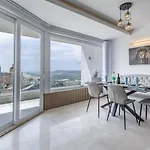 Dome Sunset Views Apartment